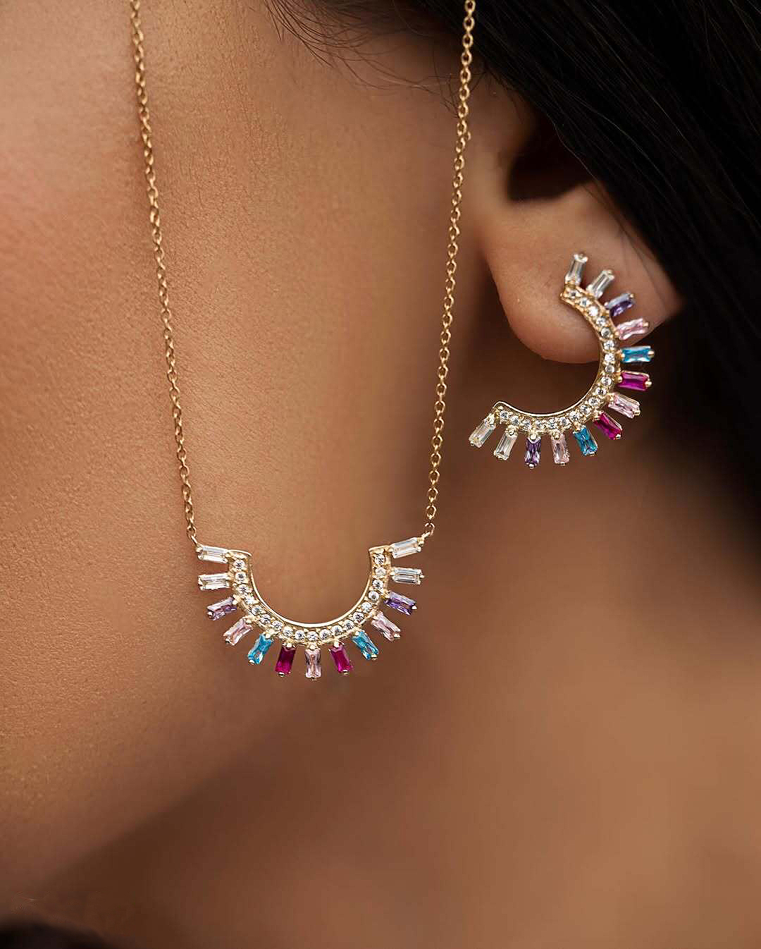 Necklace U